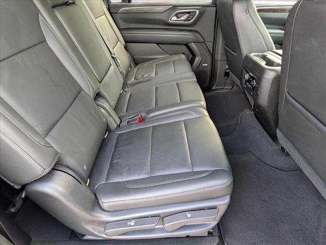 Used 2021 Chevrolet Suburban LT RWD image 18