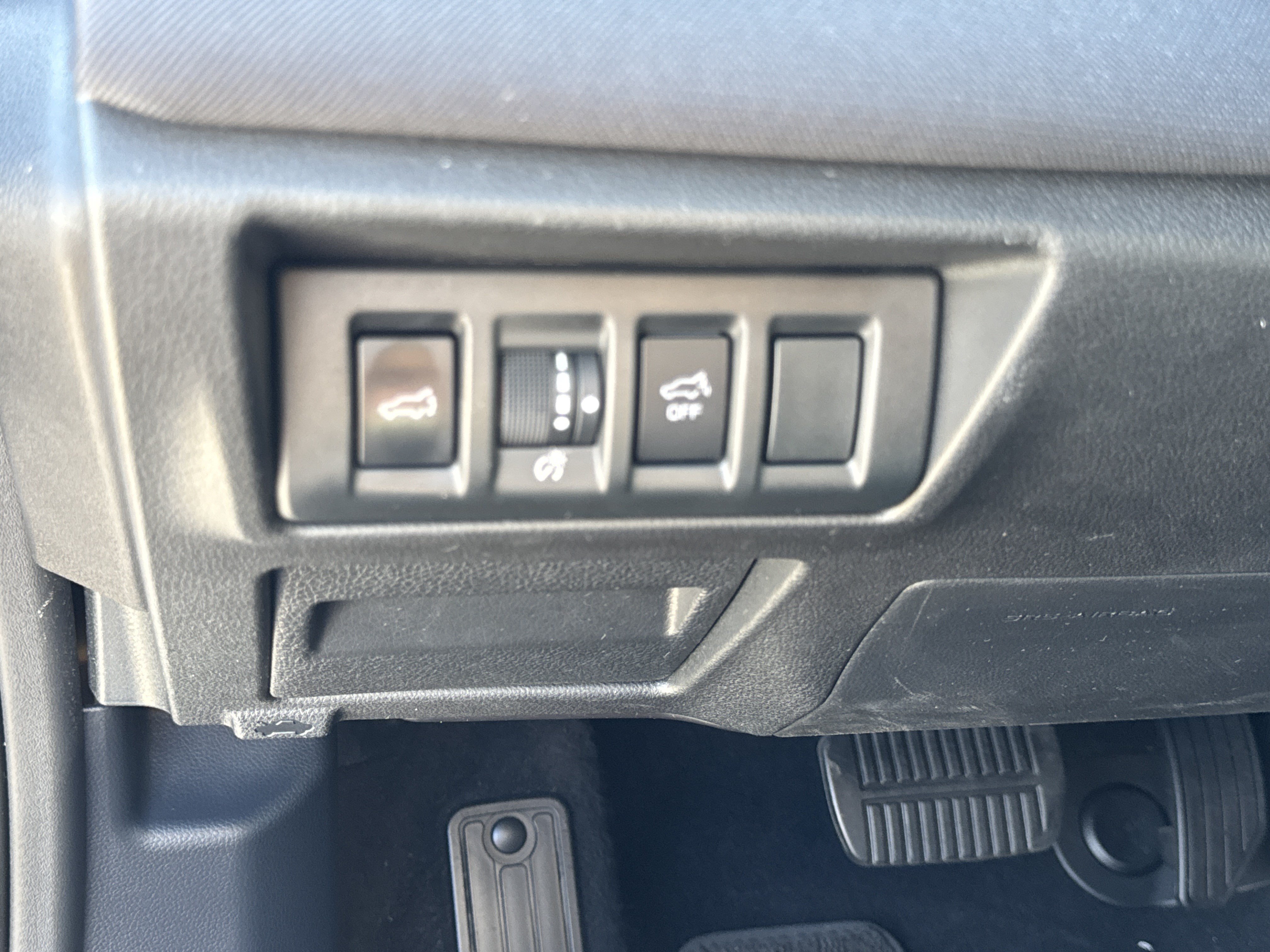 Used 2023 Subaru Outback Premium AWD/4WD image 34