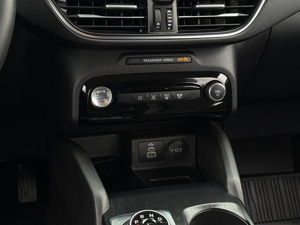Certified 2025 Ford Escape Platinum AWD/4WD image 21