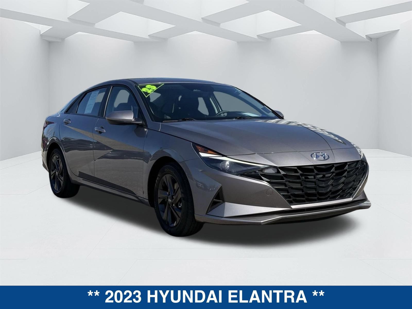 Used 2023 Hyundai Elantra SEL image 7