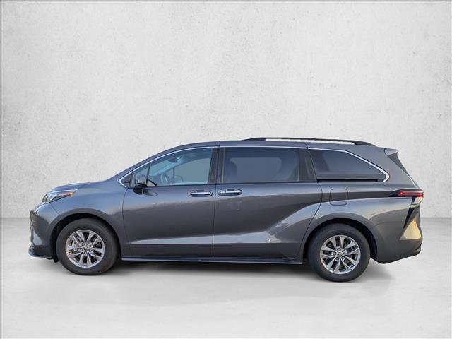 Used 2025 Toyota Sienna XLE AWD/4WD image 8