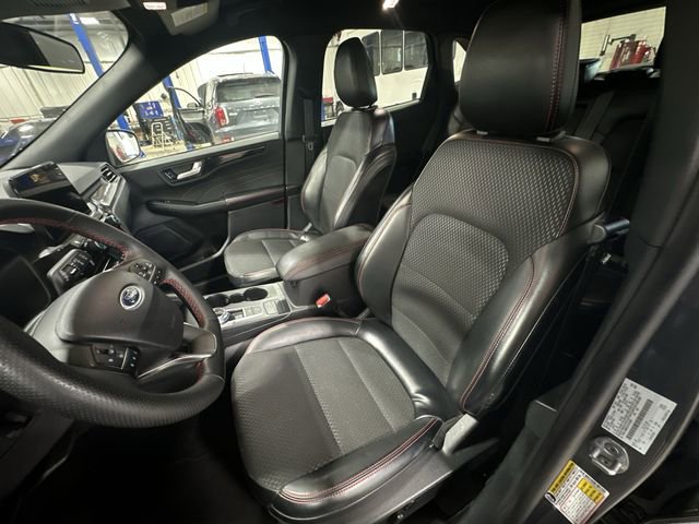Certified 2025 Ford Escape ST-Line FWD image 17