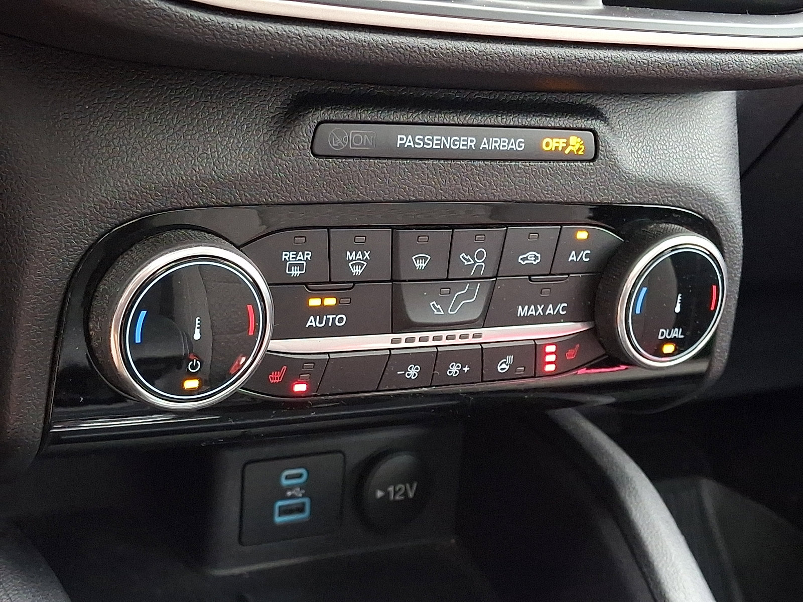 Certified 2022 Ford Escape SE w/ SE Sport Appearance Package AWD/4WD image 18
