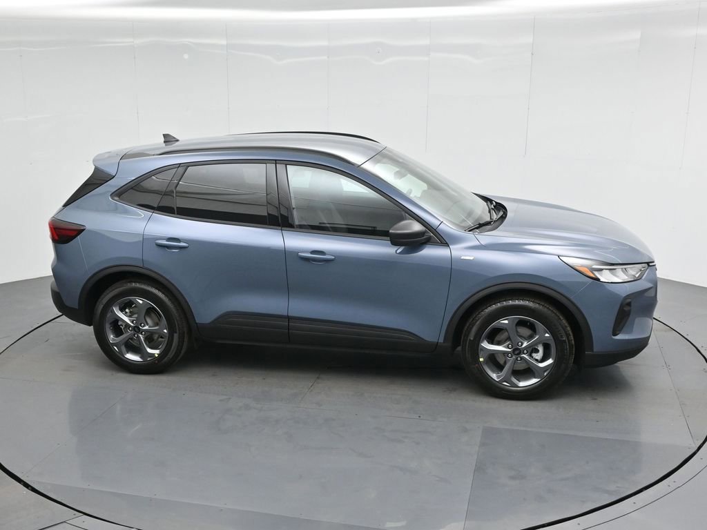 Certified 2025 Ford Escape ST-Line w/ Equipment Group 301A image 9