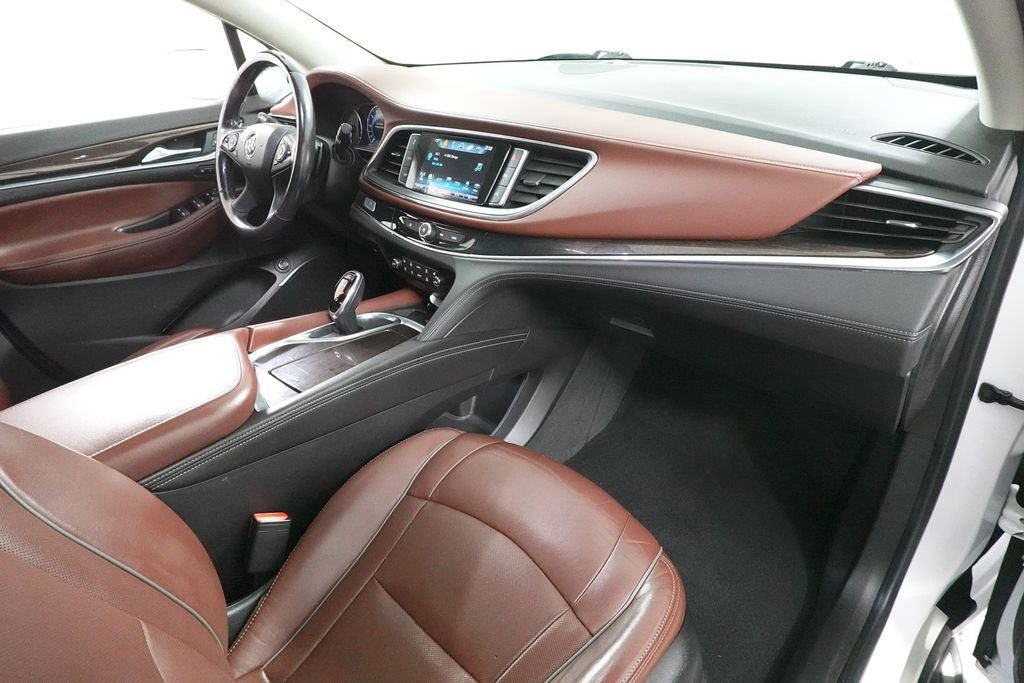 Used 2018 Buick Enclave Avenir w/ Avenir Technology Package AWD/4WD image 37