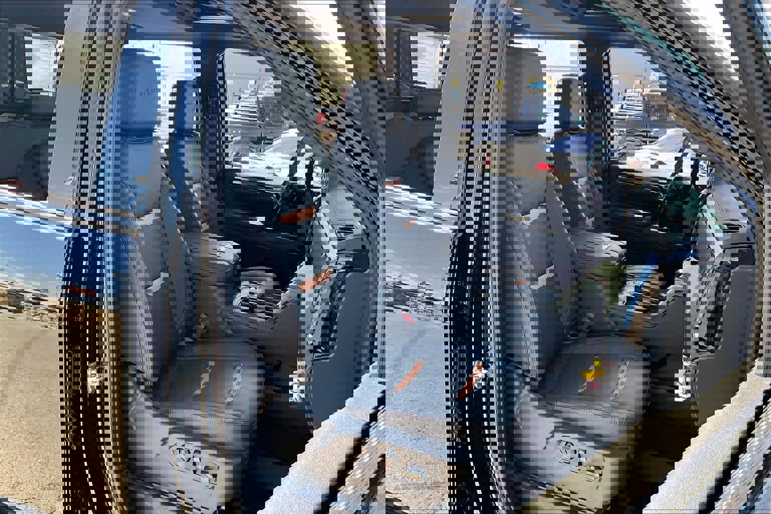 Used 2025 GMC Sierra 2500 AT4 w/ AT4 Premium Plus Package image 11