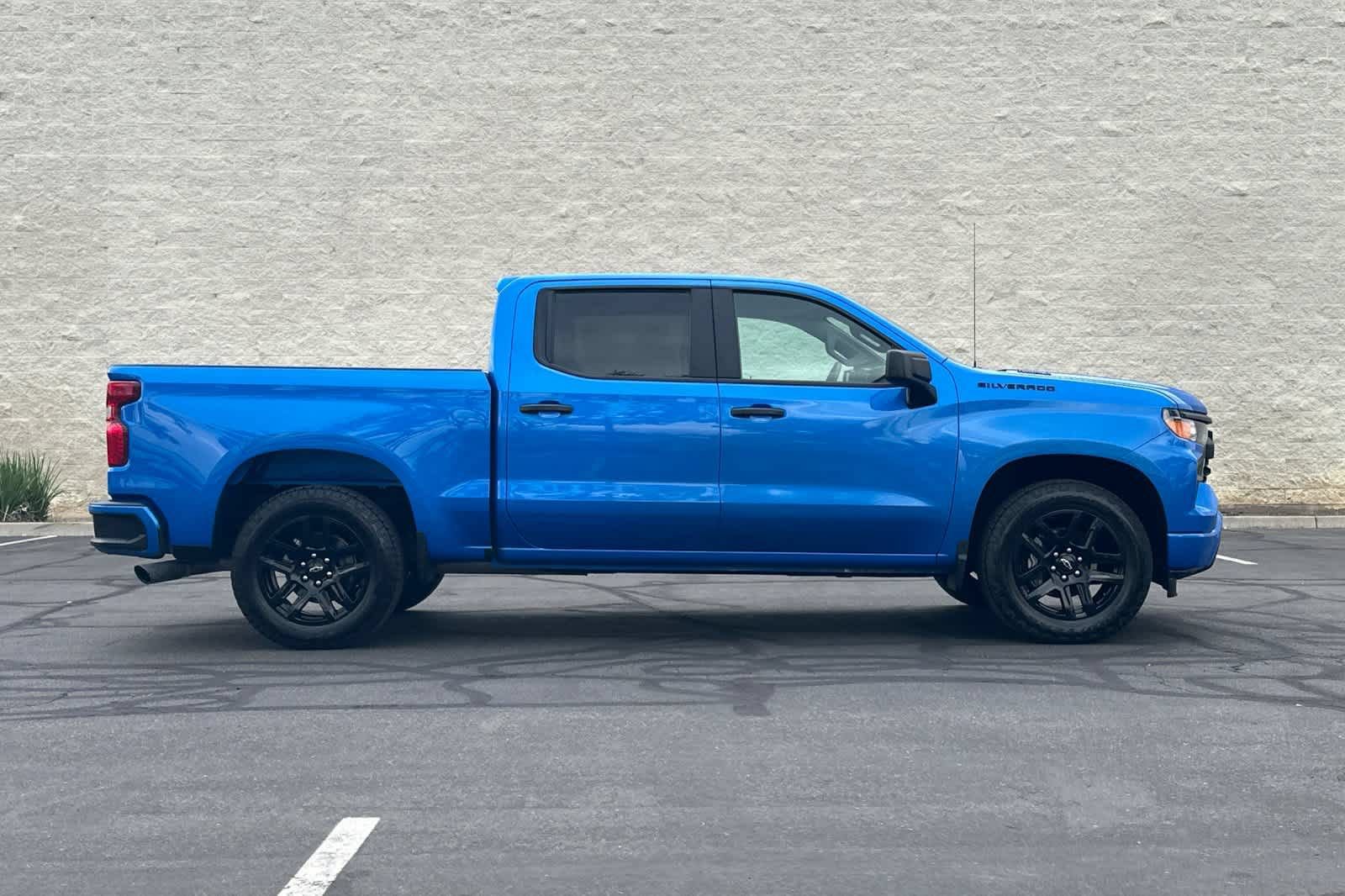 Used 2025 Chevrolet Silverado 1500 Custom w/ Turbomax Blackout Package RWD image 9