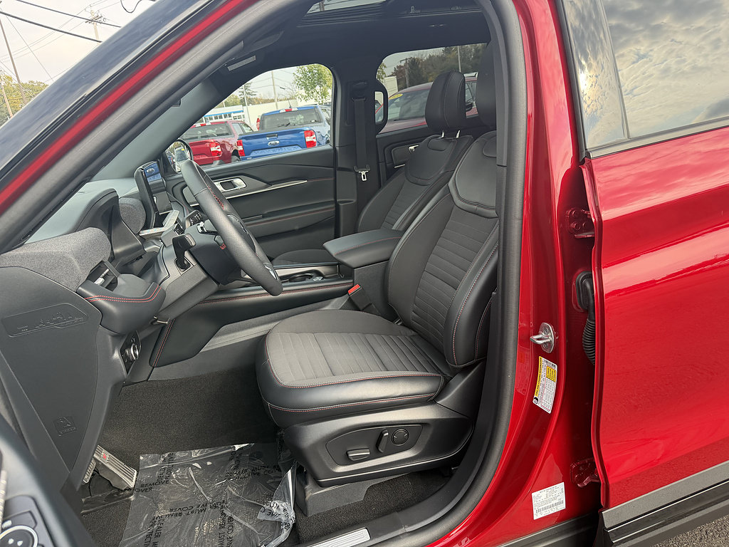 Certified 2025 Ford Explorer ST-Line AWD/4WD image 12