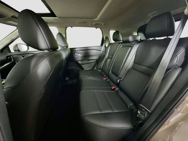 Used 2024 Nissan Rogue SV w/ SV Premium Package FWD image 14