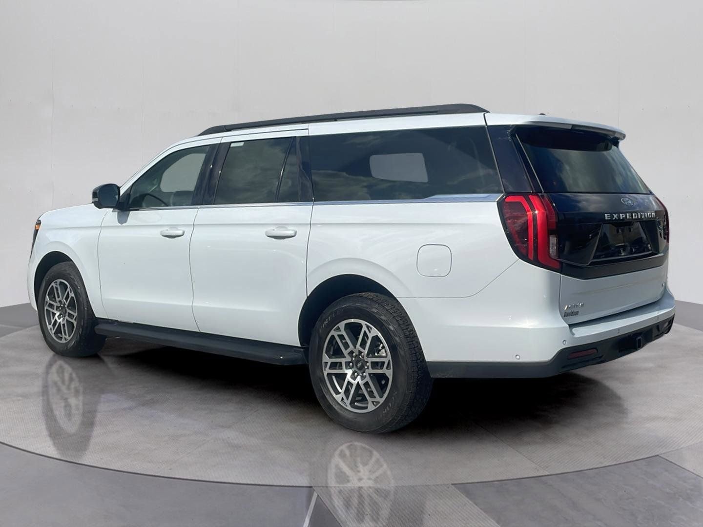 Certified 2025 Ford Expedition Max Active AWD/4WD image 3