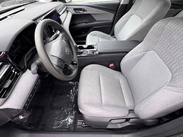 Used 2025 Toyota Camry LE FWD image 17