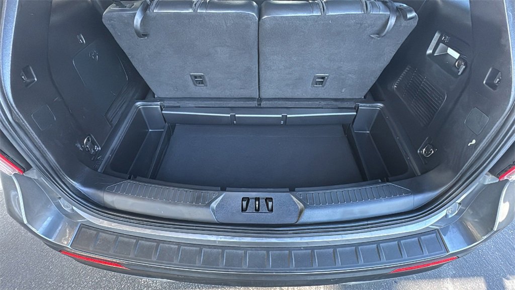 Certified 2021 Ford Explorer XLT w/ Equipment Group 202A image 24