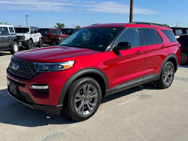 Certified 2023 Ford Explorer XLT w/ Equipment Group 202A AWD/4WD image 8