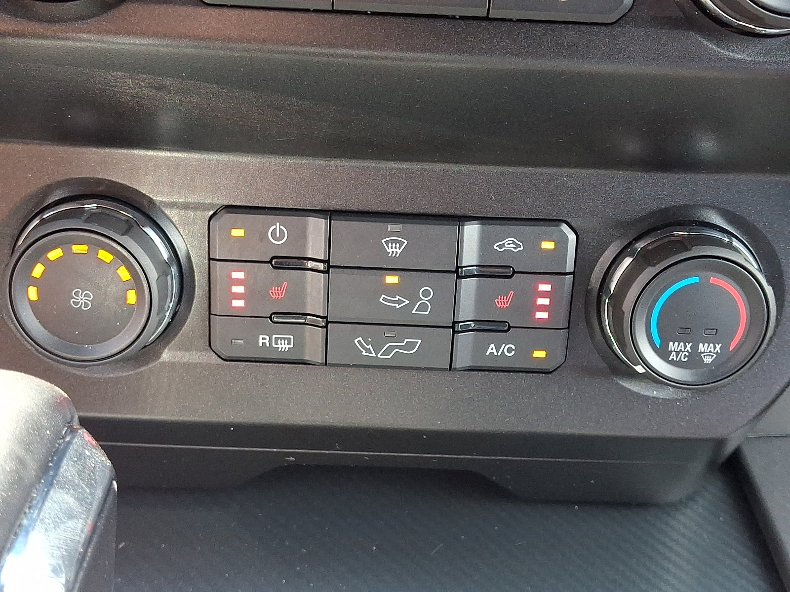 Certified 2020 Ford F150 XLT w/ Equipment Group 302A Luxury AWD/4WD image 19