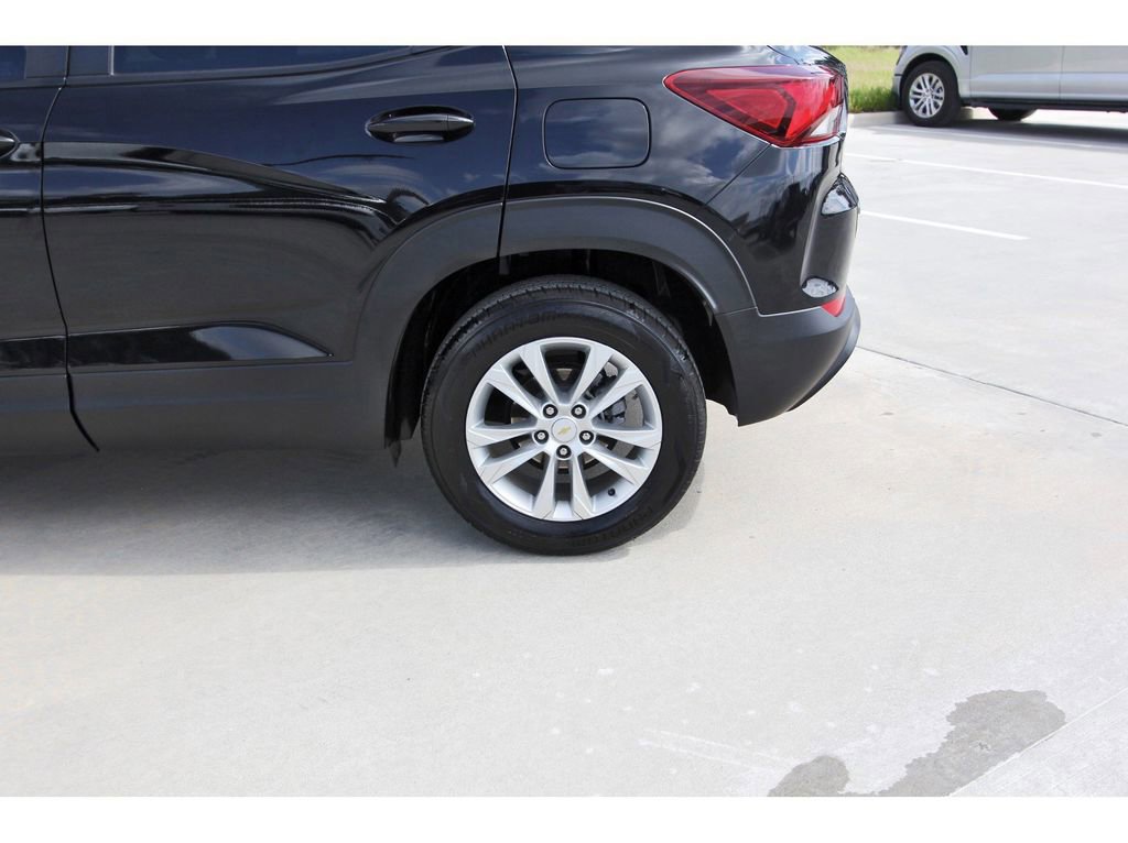 Used 2023 Chevrolet TrailBlazer LS image 31
