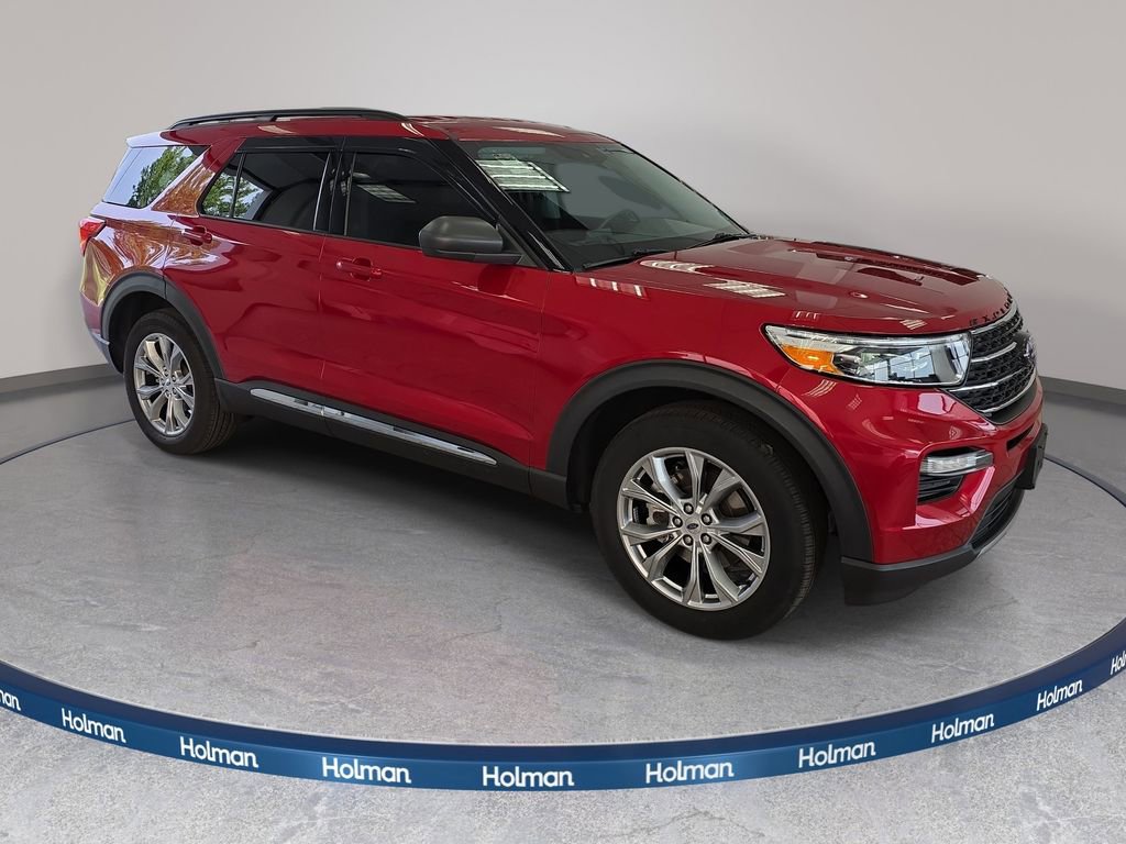 Certified 2023 Ford Explorer XLT w/ Equipment Group 202A AWD/4WD image 4