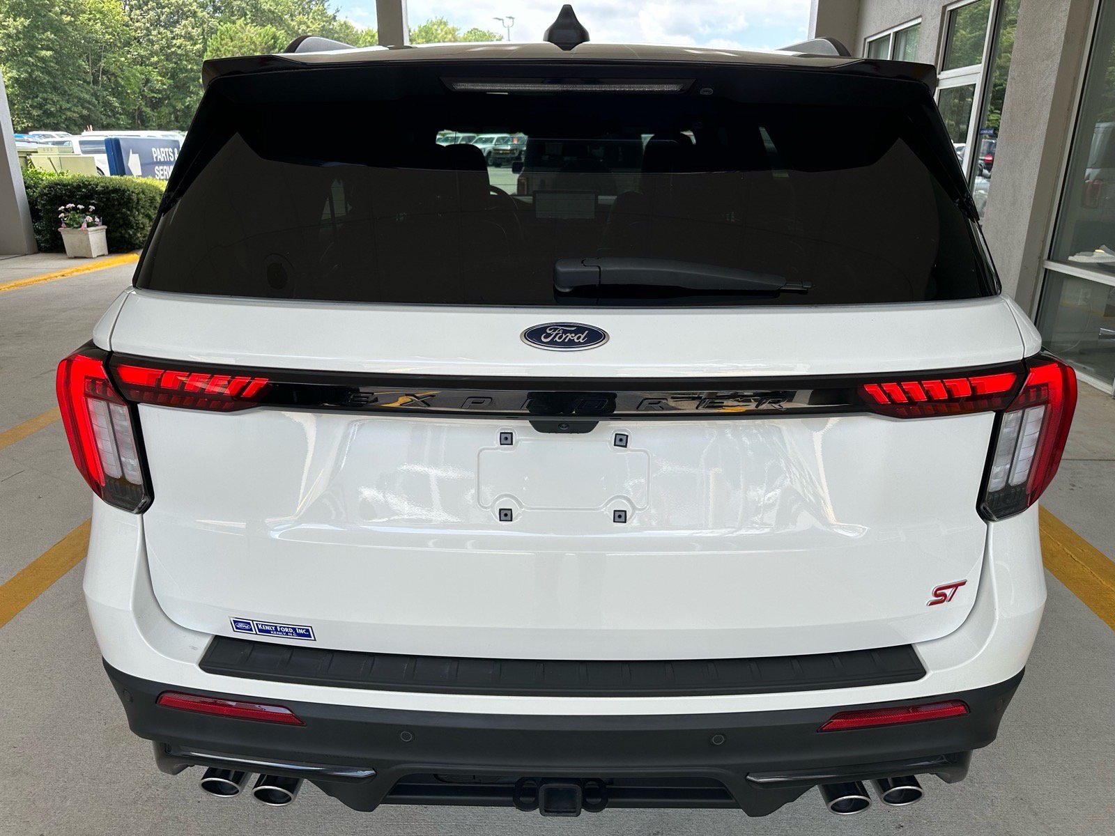 Certified 2025 Ford Explorer ST RWD image 11