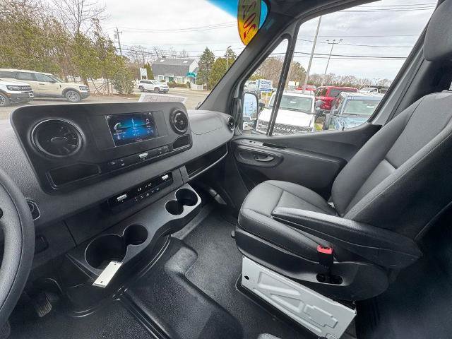 Used 2023 Mercedes-Benz Sprinter 2500 image 16
