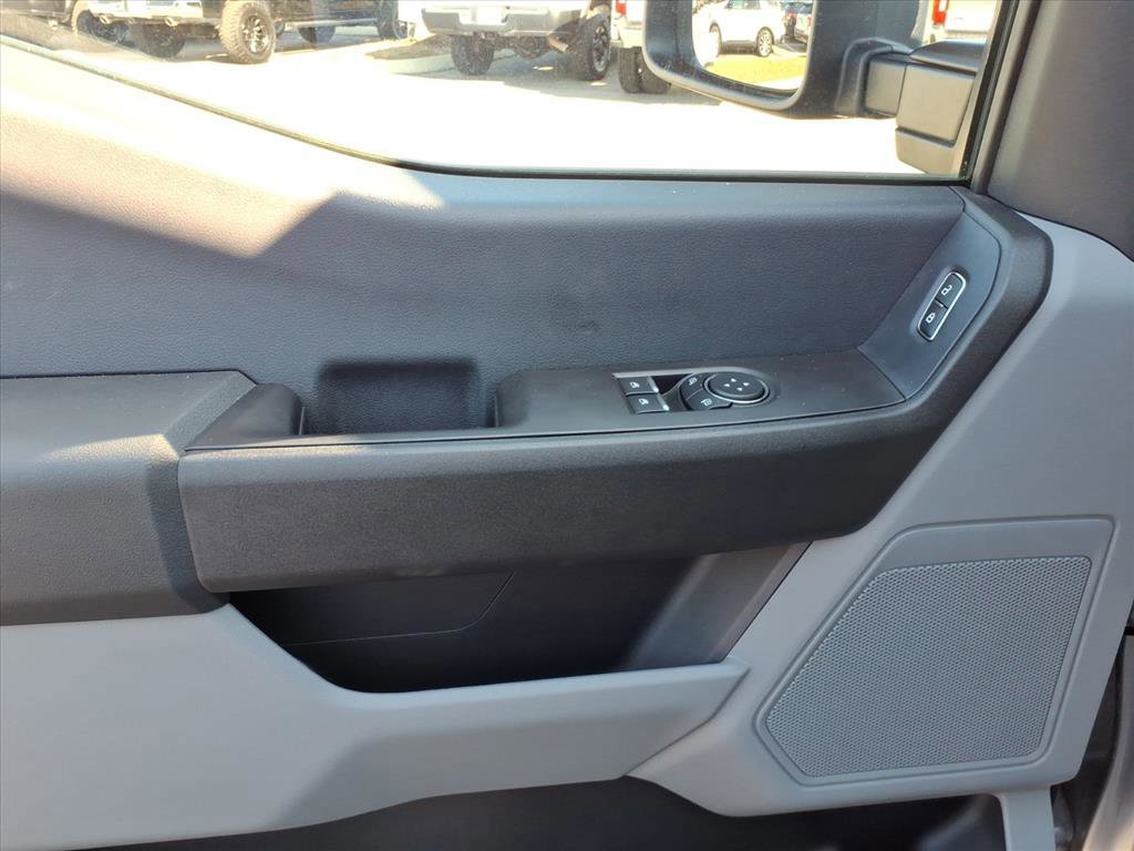 Certified 2023 Ford F550 4x4 Regular Cab Super Duty image 10