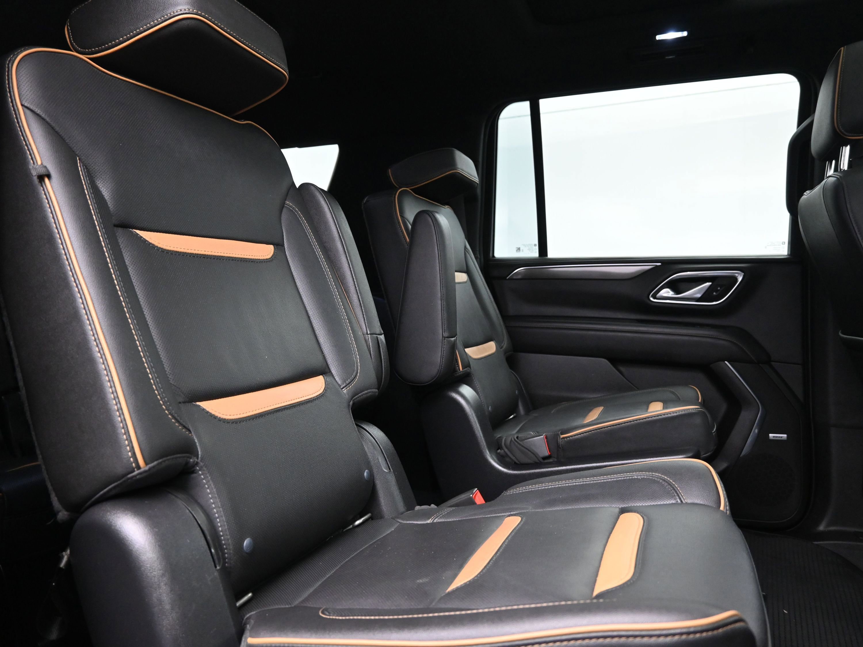 Used 2022 GMC Yukon XL AT4 image 27