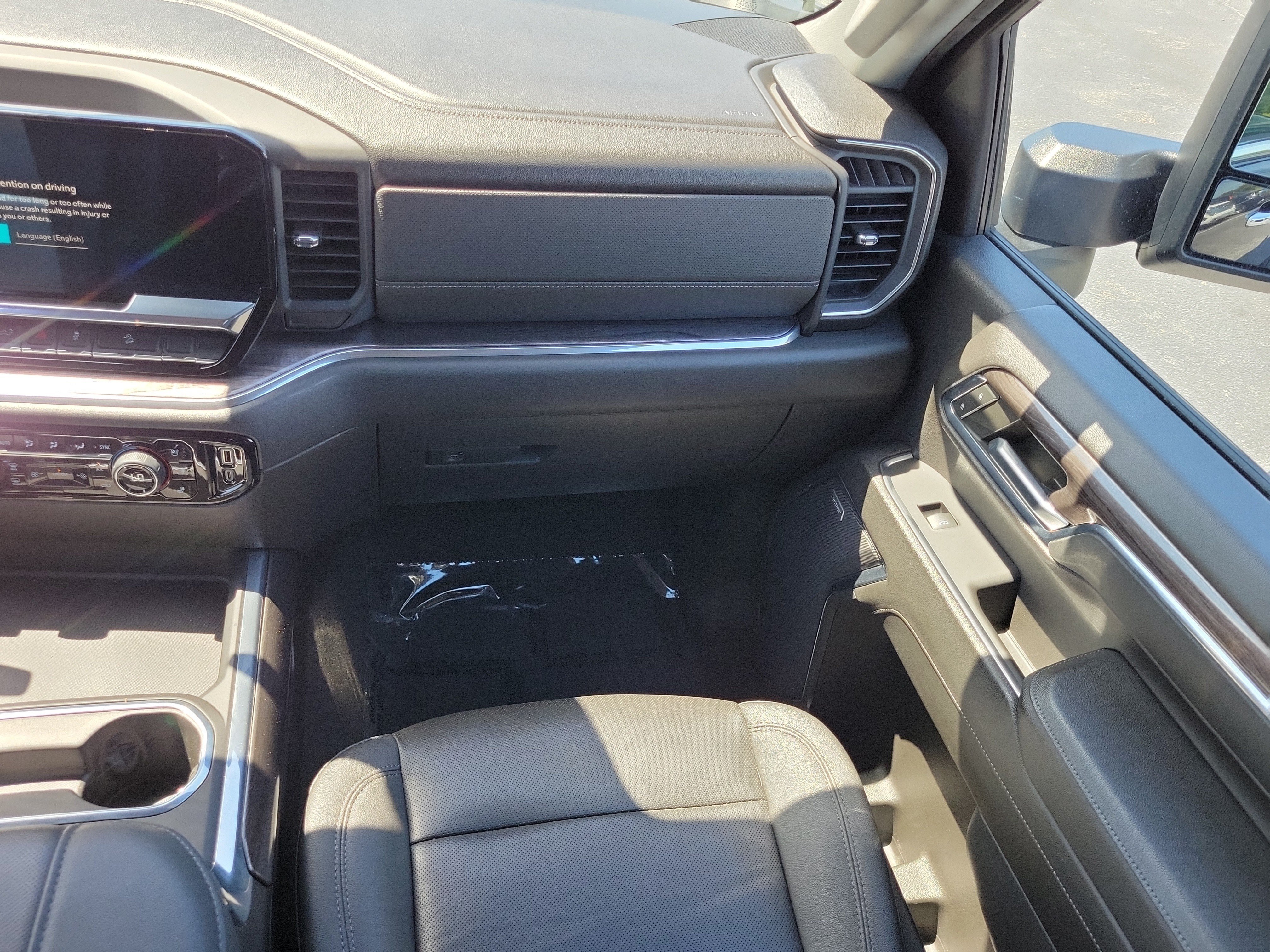 Used 2024 Chevrolet Silverado 2500 LTZ w/ LTZ Plus Package AWD/4WD image 17