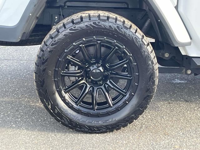 Used 2023 Jeep Gladiator Sport image 7