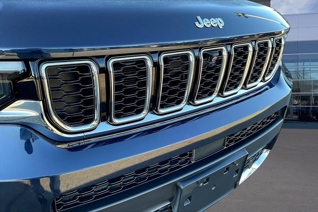 Used 2024 Jeep Grand Cherokee L Limited w/ Luxury Tech Group II RWD image 33