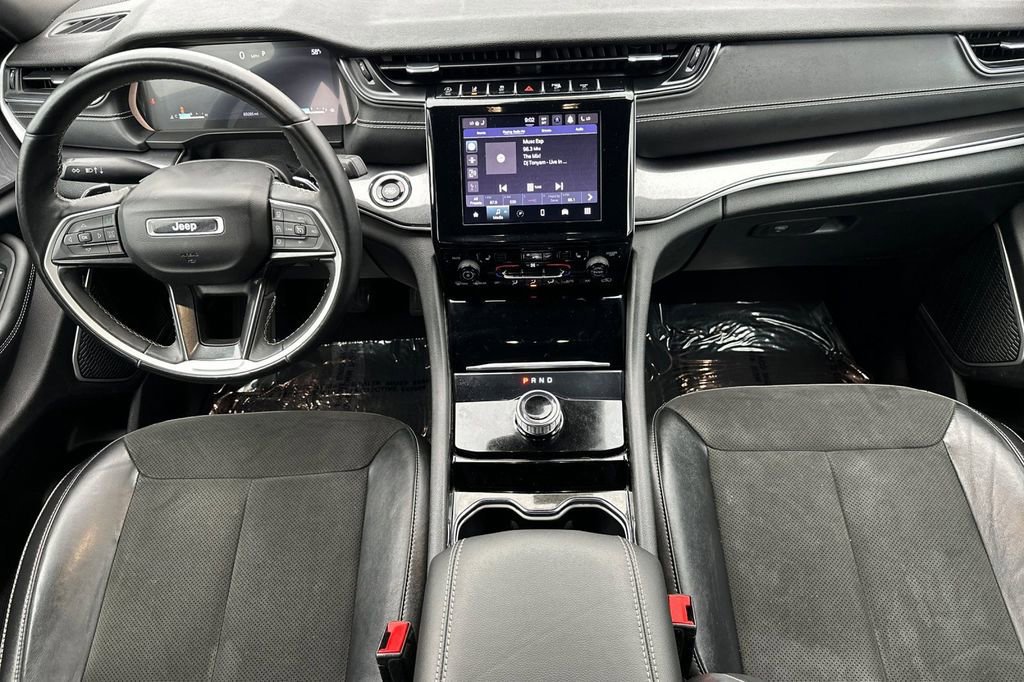 Used 2021 Jeep Grand Cherokee L Laredo image 14