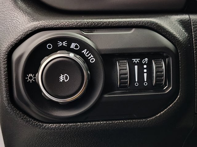 Used 2022 Jeep Wrangler Rubicon w/ Cold Weather Group AWD/4WD image 38