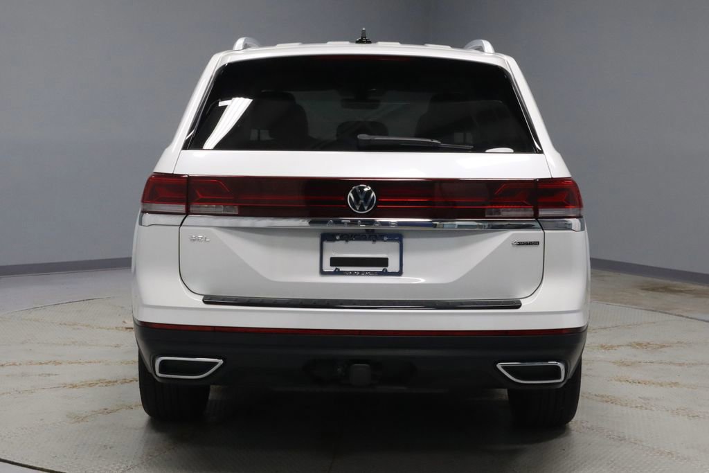 Used 2024 Volkswagen Atlas SEL AWD/4WD image 4