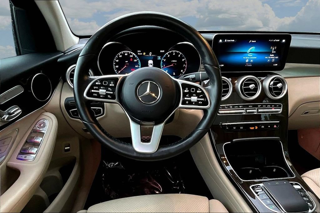 Used 2022 Mercedes-Benz GLC 300 4MATIC w/ Premium Package Lite image 10