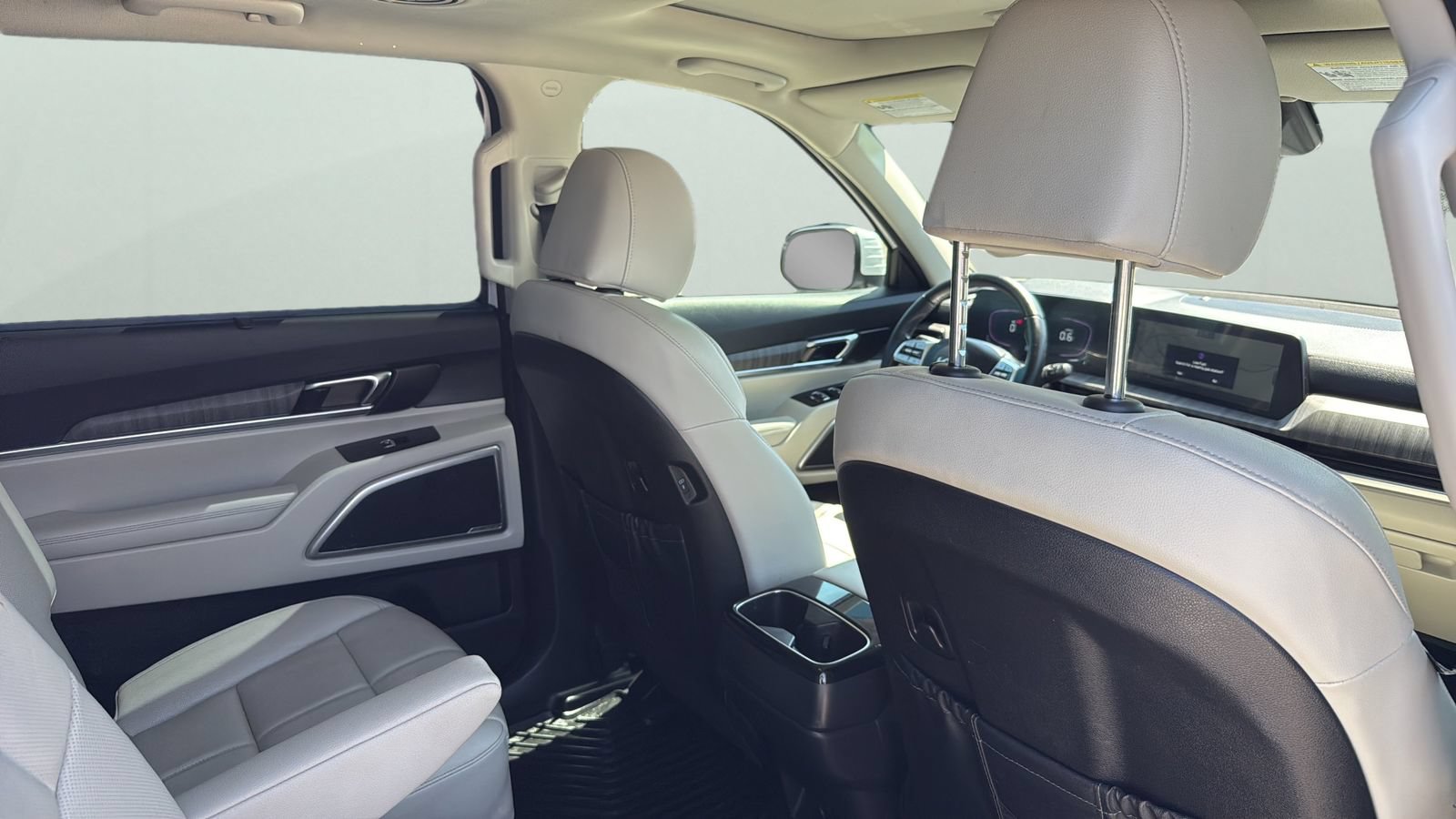 Used 2024 Kia Telluride EX w/ EX Captain's Chair Package FWD image 28