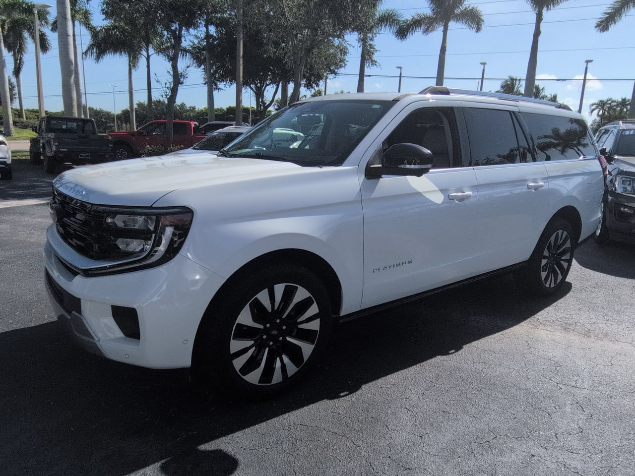 Certified 2025 Ford Expedition Max Platinum w/ Driver's Package AWD/4WD image 8
