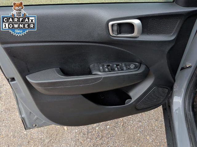 Used 2023 Hyundai Venue SEL FWD image 24