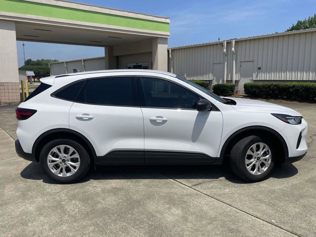 Certified 2025 Ford Escape Active w/ Tech Pack #1 FWD image 2