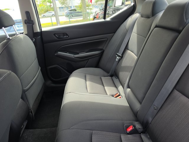 Used 2025 Nissan Altima 2.5 SV FWD image 11