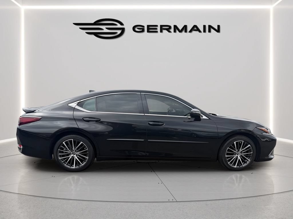 Used 2025 Lexus ES 300h w/ Premium Package FWD image 9