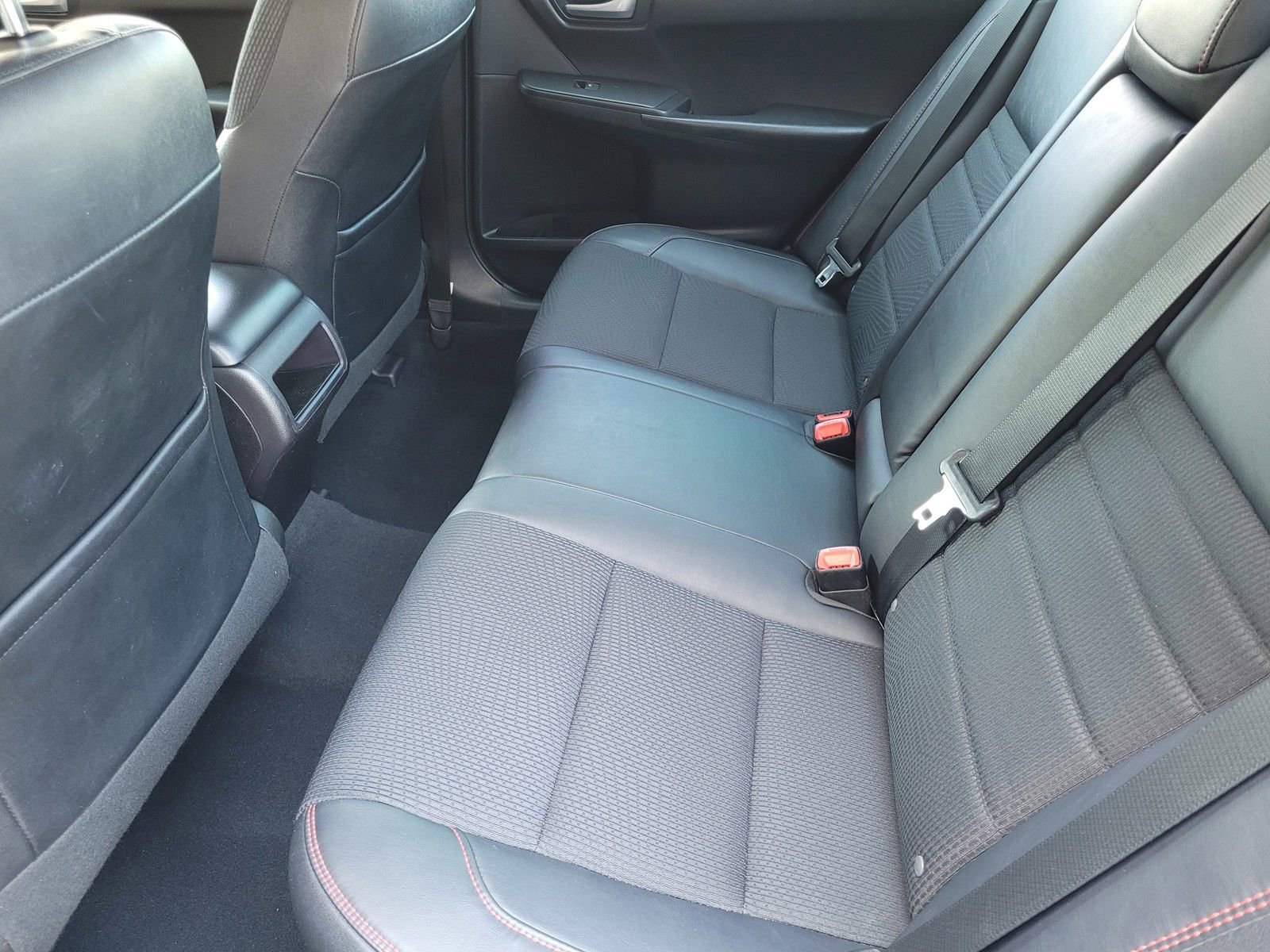 Used 2017 Toyota Camry SE FWD image 10