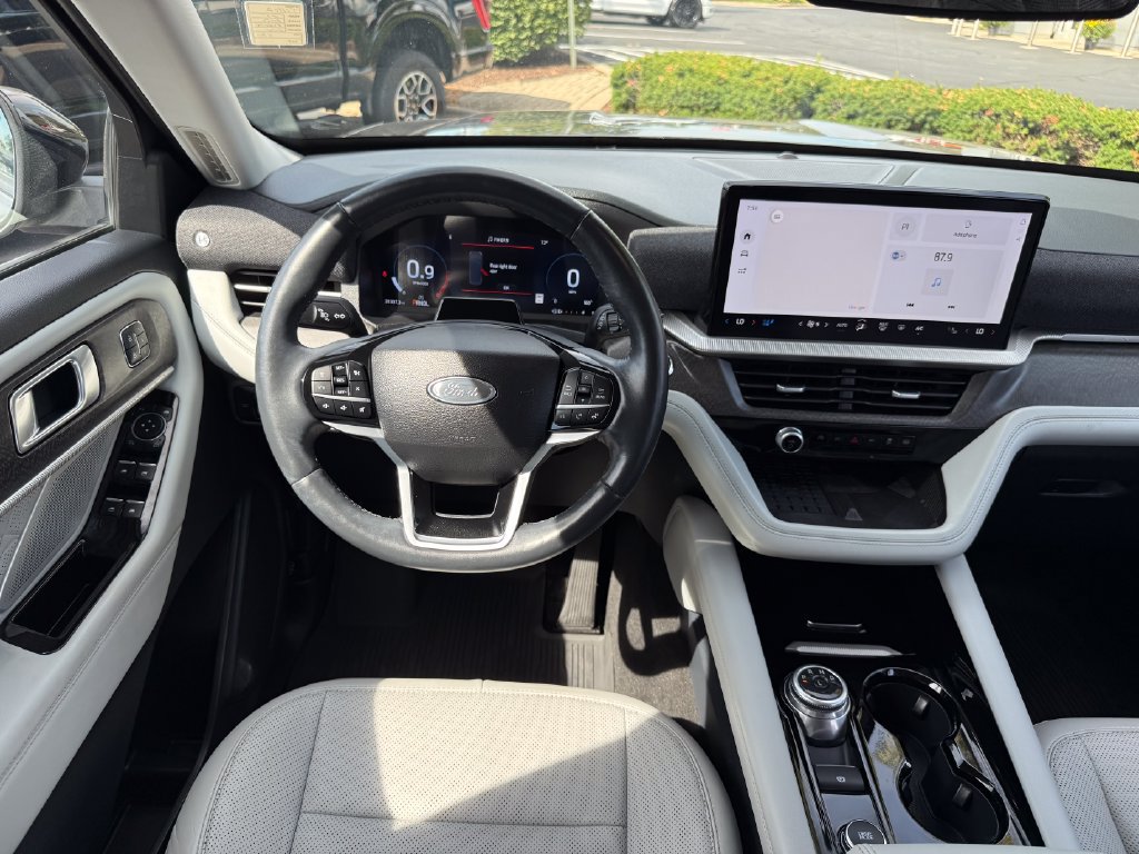 Certified 2025 Ford Explorer Platinum w/ LUX Leather Package AWD/4WD image 25