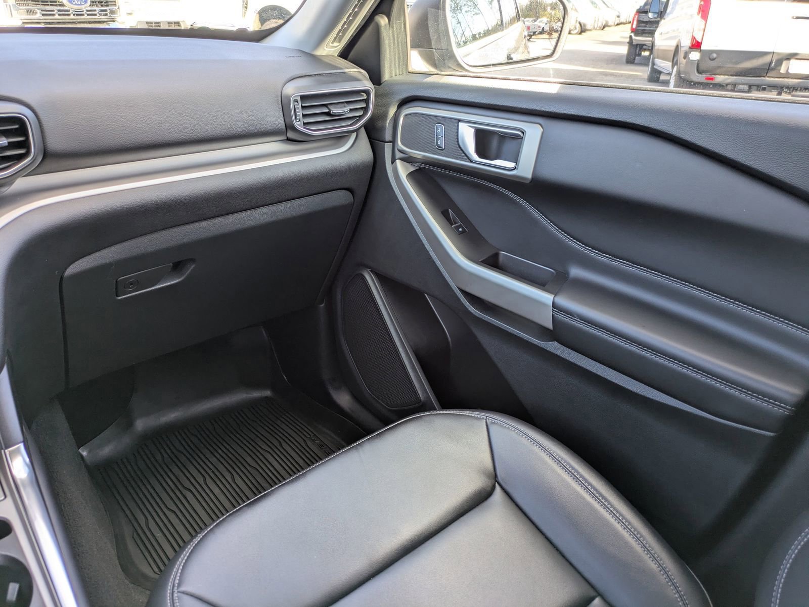 Certified 2023 Ford Explorer XLT w/ Equipment Group 202A image 17