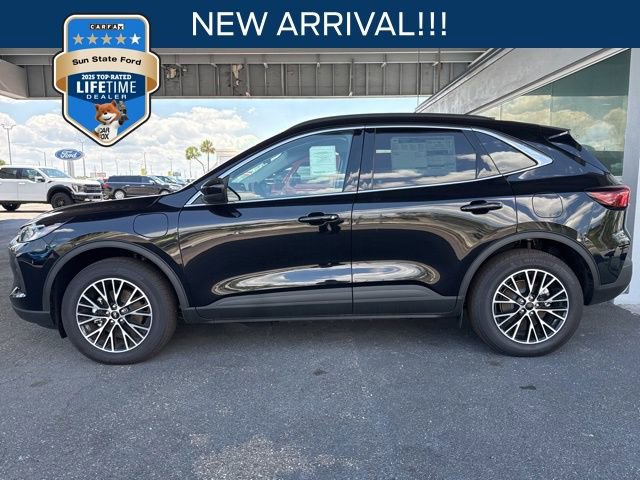 Certified 2025 Ford Escape SE FWD image 1