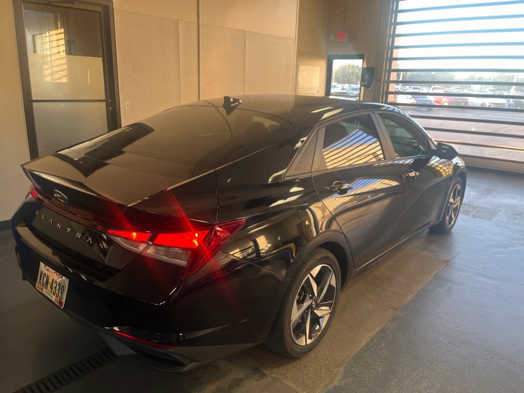 Used 2023 Hyundai Elantra SEL w/ Convenience Package FWD image 9