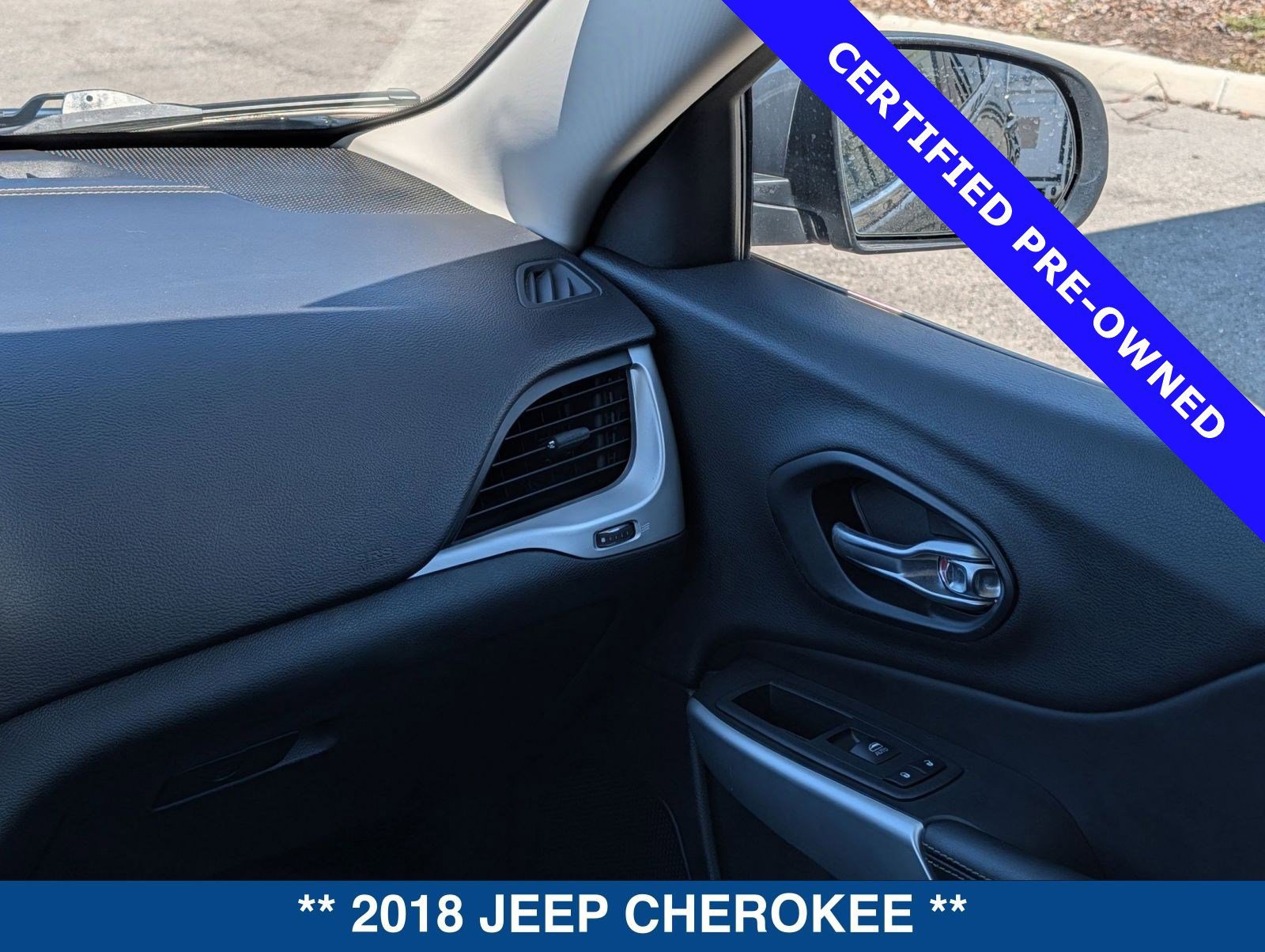 Used 2018 Jeep Cherokee Latitude Plus image 16
