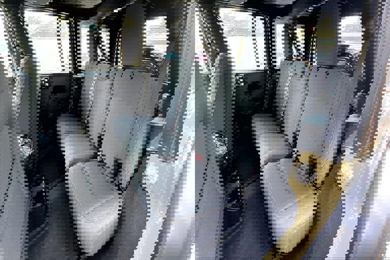 Used 2025 Jeep Wrangler Willys image 24