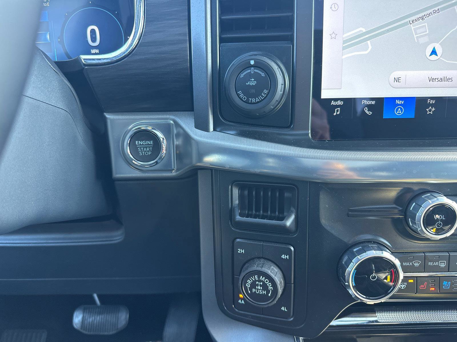 Certified 2025 Ford F150 Lariat w/ Equipment Group 501A Mid image 20