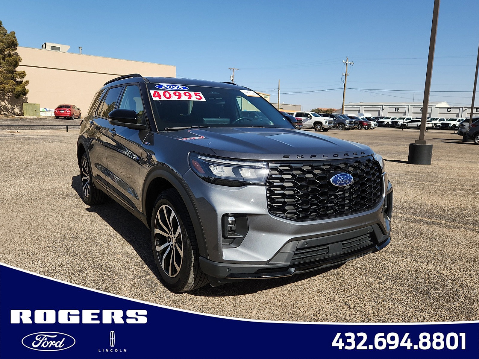 Certified 2025 Ford Explorer ST-Line image 6