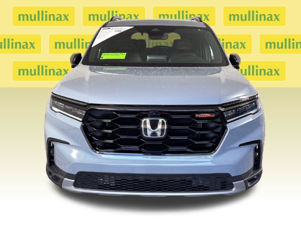 Used 2025 Honda Pilot TrailSport image 14