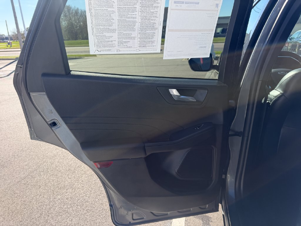 Certified 2024 Ford Escape Platinum AWD/4WD image 21