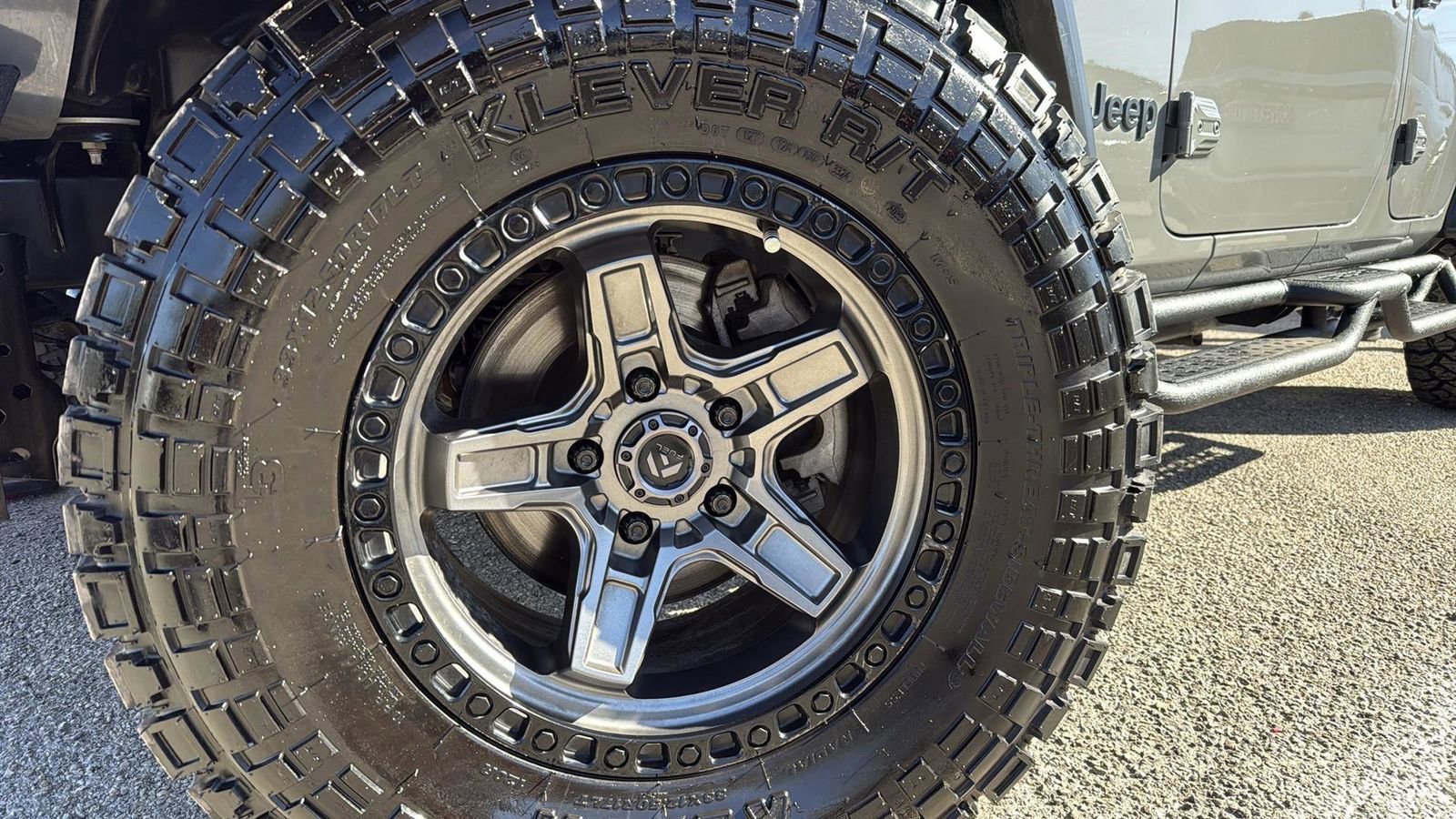 Used 2022 Jeep Wrangler Unlimited Sport AWD/4WD image 9