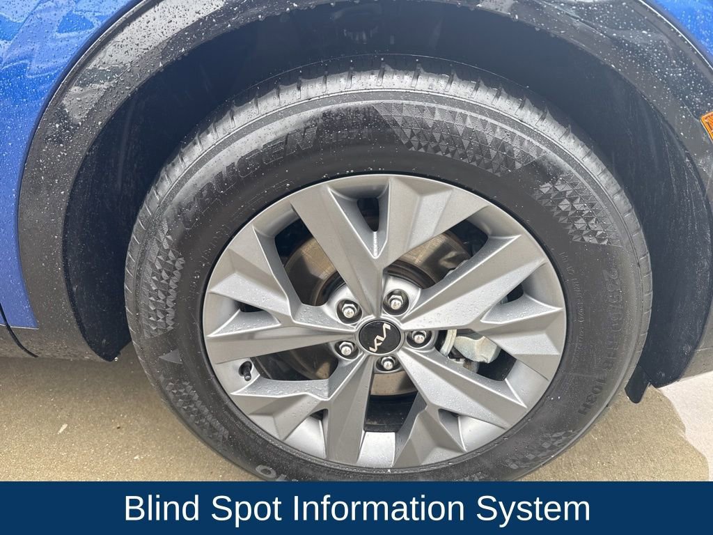 Used 2025 Kia Sportage SX image 11